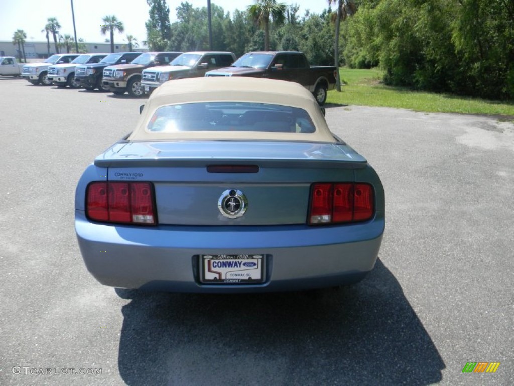 2007 Mustang V6 Deluxe Convertible - Windveil Blue Metallic / Light Graphite photo #6