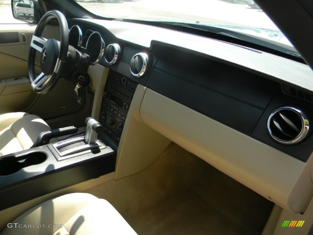 2007 Mustang V6 Deluxe Convertible - Windveil Blue Metallic / Light Graphite photo #20