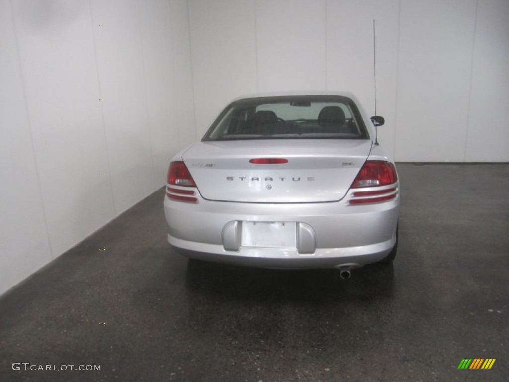 2002 Stratus ES Sedan - Bright Silver Metallic / Dark Slate Gray photo #12