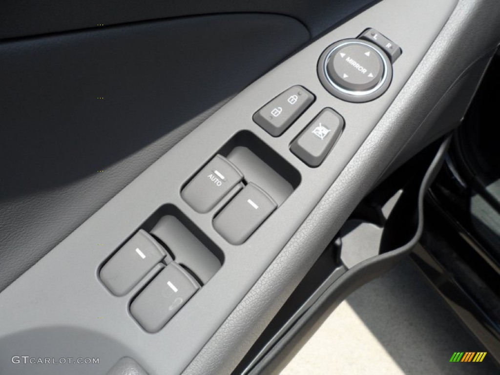 2011 Hyundai Sonata Hybrid Controls Photo #52522683