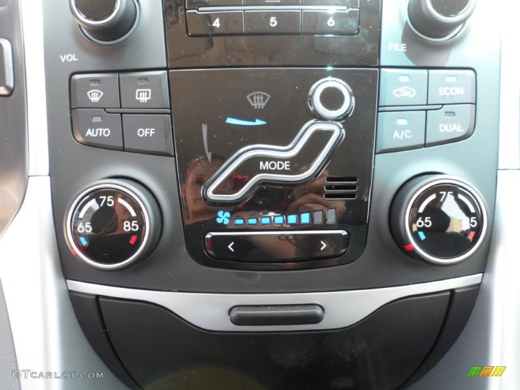 2011 Hyundai Sonata Hybrid Controls Photo #52522818