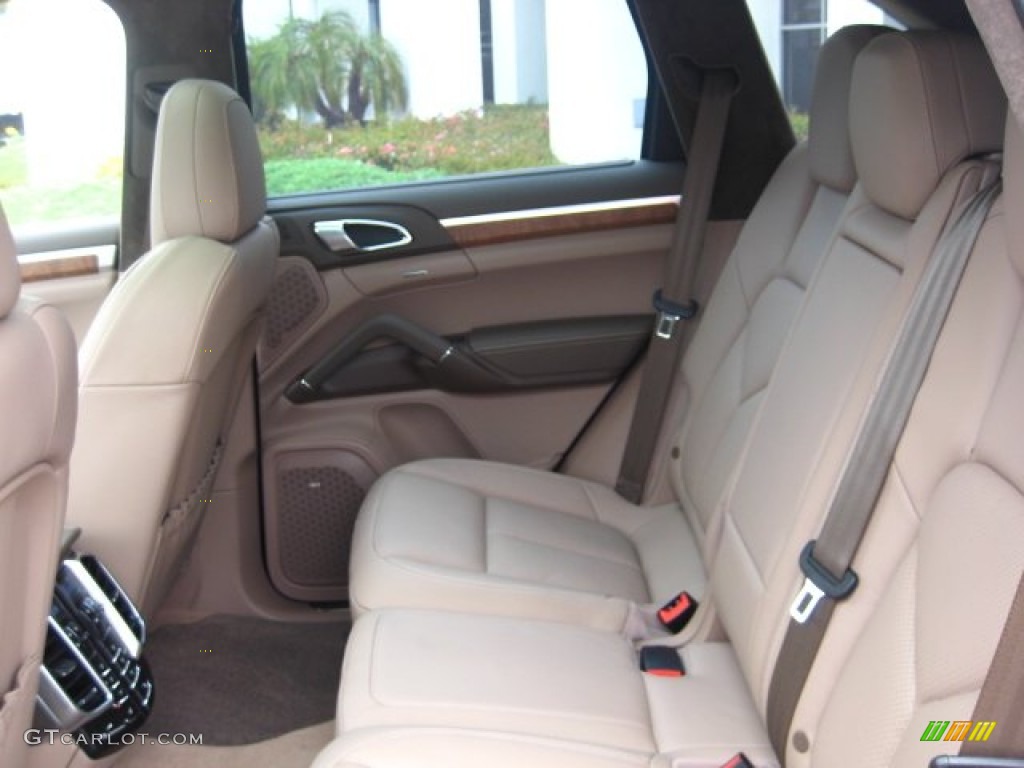 Umber Brown/Cream Interior 2012 Porsche Cayenne Turbo Photo #52523142