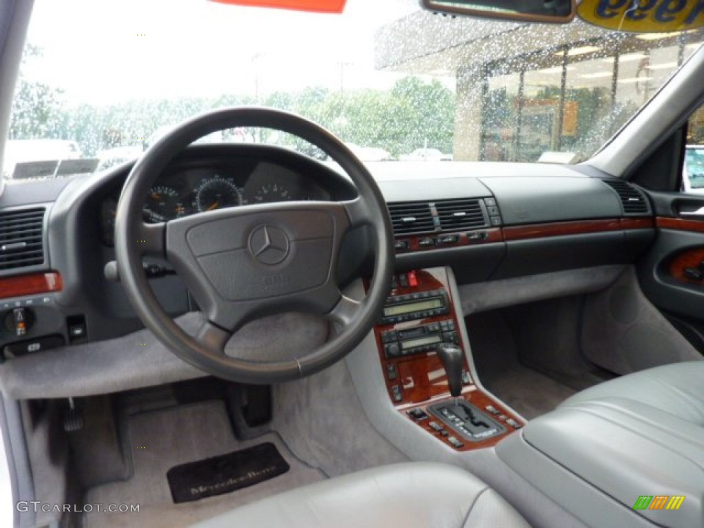 Grey Interior 1999 Mercedes-Benz S 320 Sedan Photo #52524126