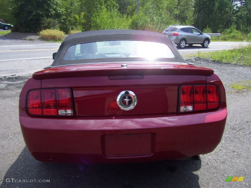 2008 Mustang V6 Deluxe Convertible - Dark Candy Apple Red / Dark Charcoal photo #6
