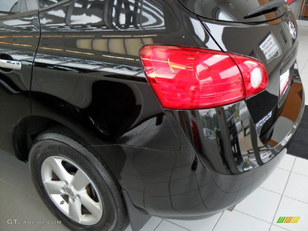 2010 Rogue S AWD - Wicked Black / Black photo #18
