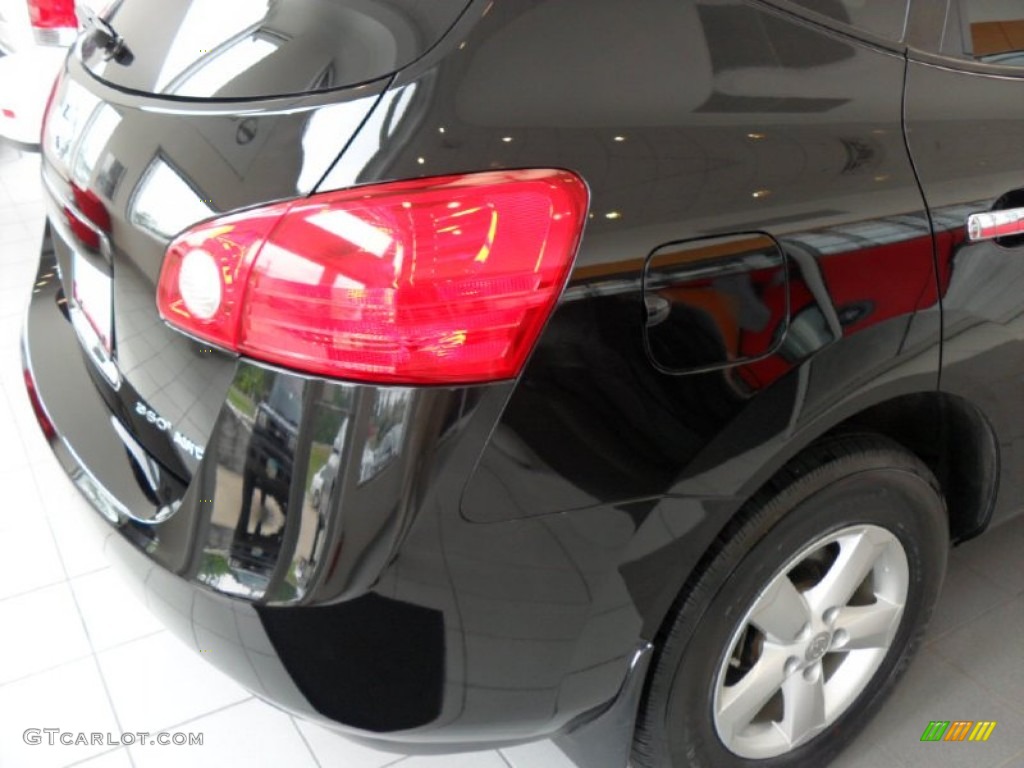 2010 Rogue S AWD - Wicked Black / Black photo #21