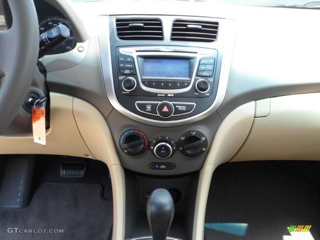 2012 Hyundai Accent GLS 4 Door Controls Photo #52531452
