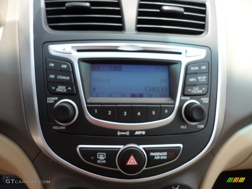 2012 Hyundai Accent GLS 4 Door Controls Photo #52531470