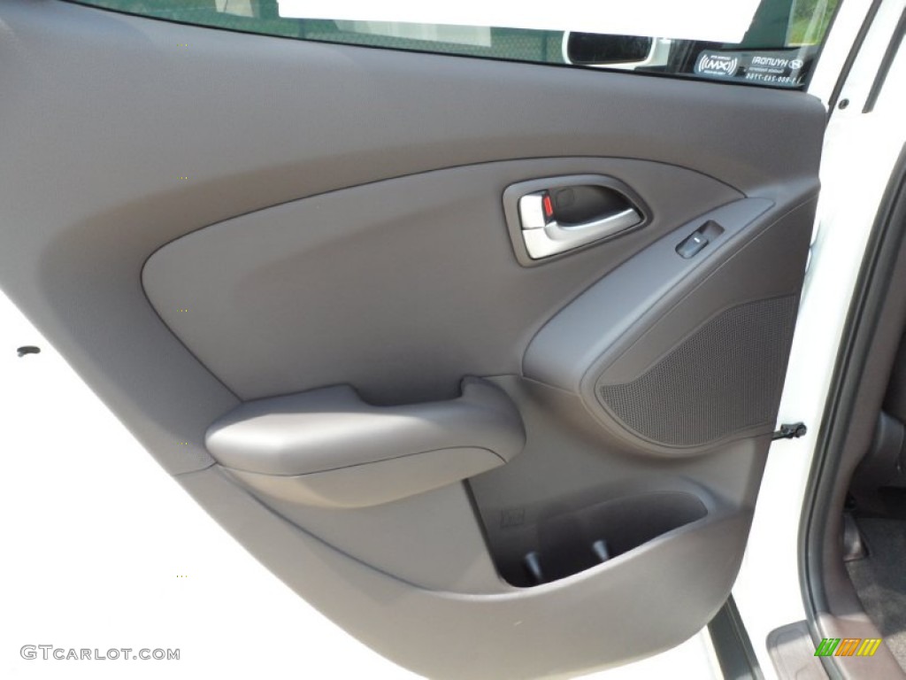 2012 Hyundai Tucson GLS Taupe Door Panel Photo #52531926