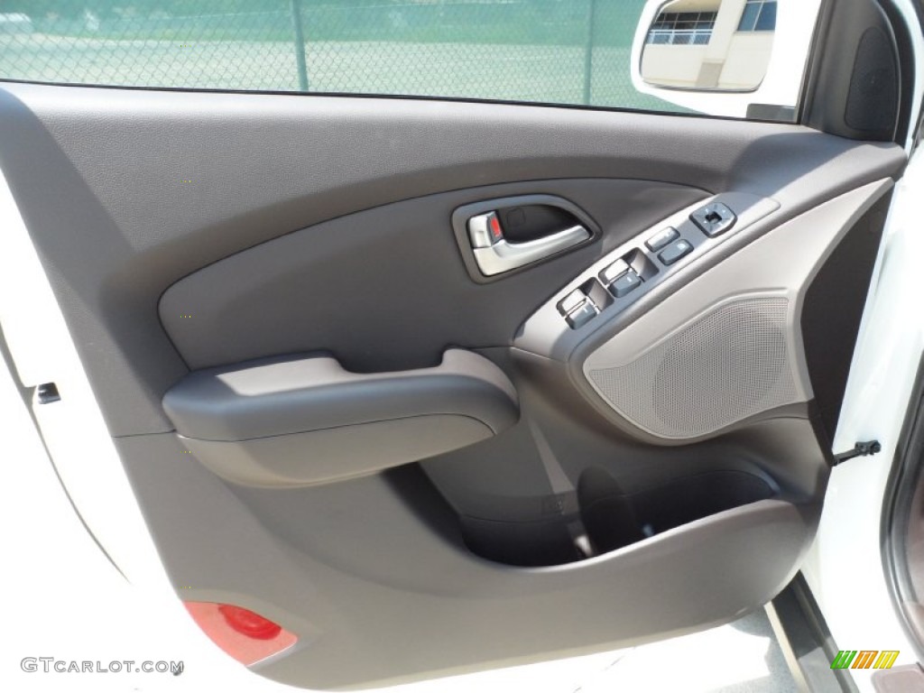2012 Hyundai Tucson GLS Taupe Door Panel Photo #52531956