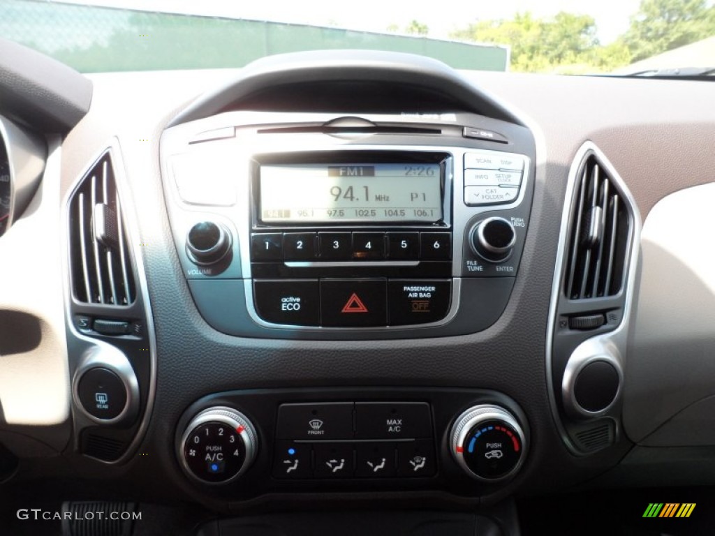 2012 Hyundai Tucson GLS Controls Photo #52532031