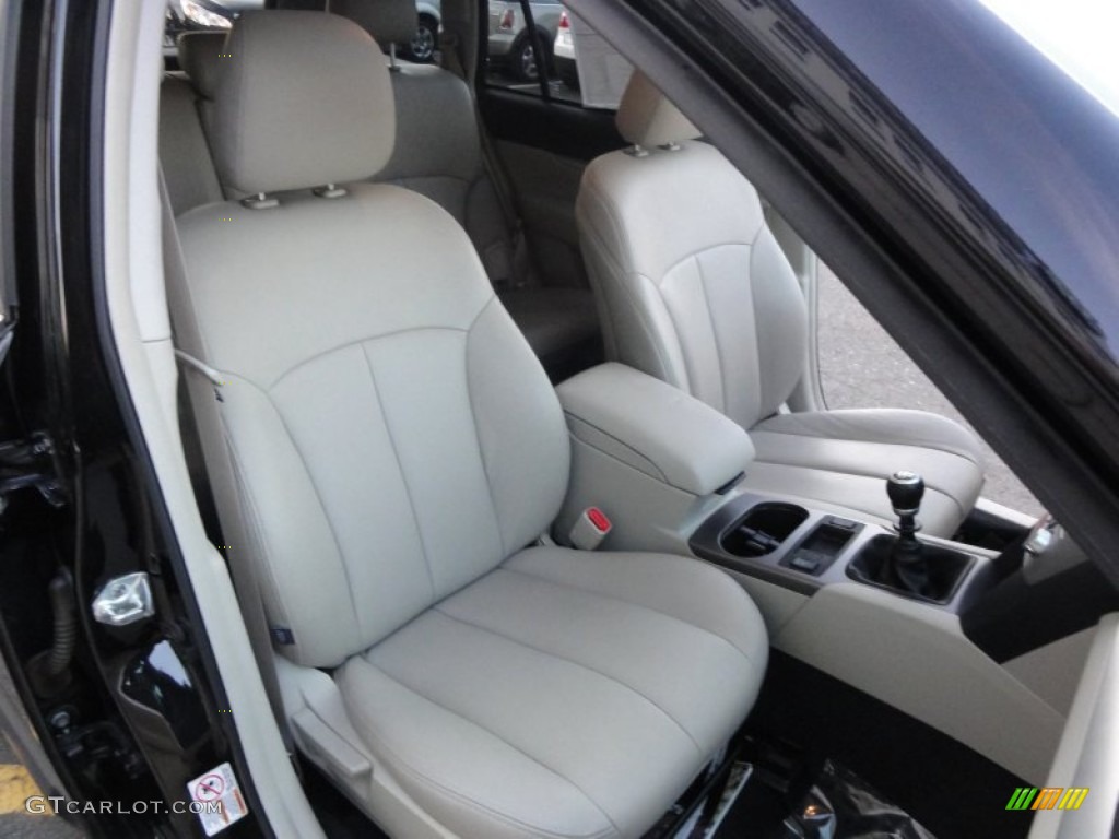 Warm Ivory Interior 2010 Subaru Outback 2.5i Premium Wagon Photo #52533306