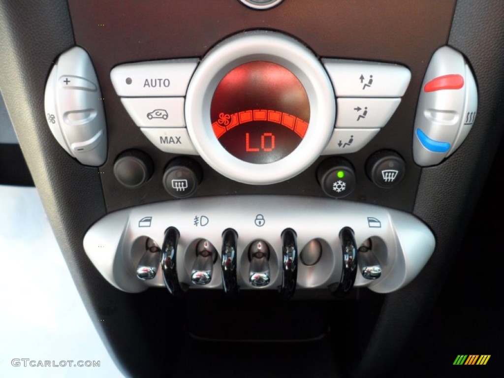 2010 Mini Cooper S Hardtop Controls Photo #52534167