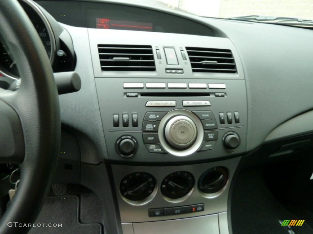 2011 Mazda MAZDA3 i Sport 4 Door Controls Photo #52535097