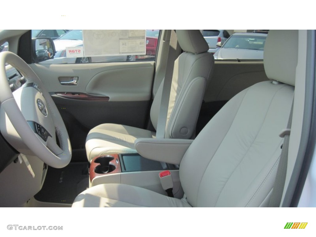 2011 Sienna XLE - Super White / Bisque photo #11