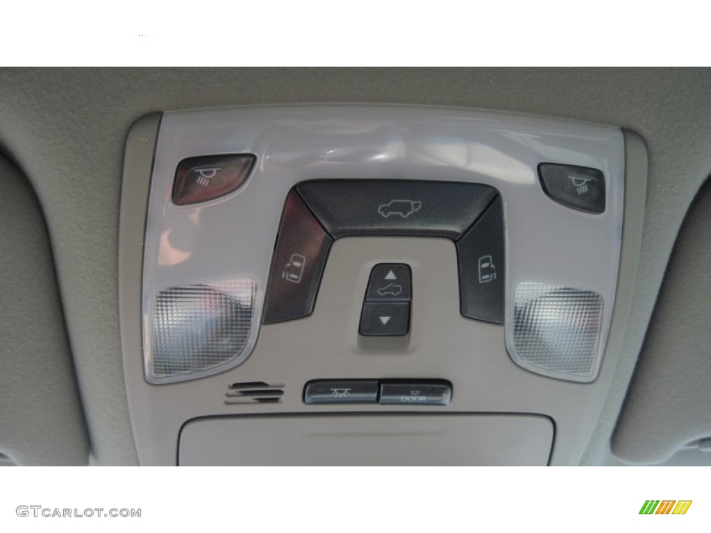 2011 Sienna XLE - Super White / Bisque photo #26