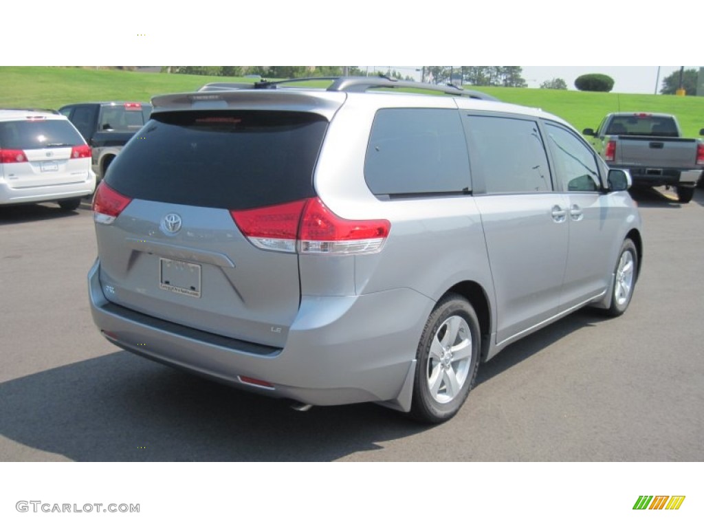 2011 Sienna LE - Silver Sky Metallic / Light Gray photo #5