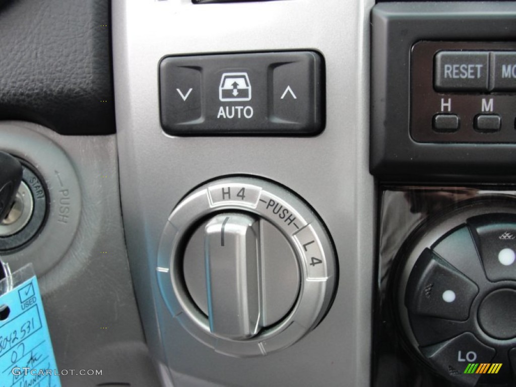 2007 Toyota 4Runner Limited 4x4 Controls Photo #52539030