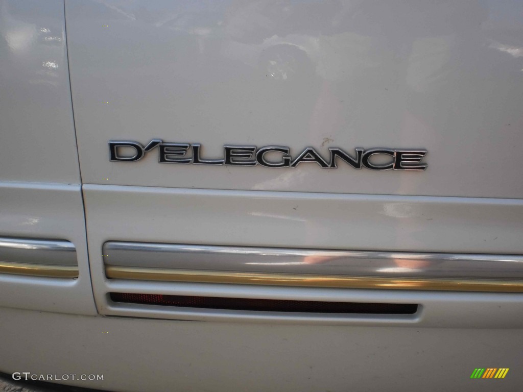 1998 Cadillac DeVille D'Elegance Marks and Logos Photo #52542882