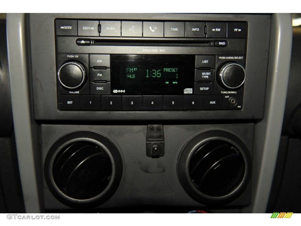 2007 Jeep Wrangler X 4x4 Controls Photo #52543593
