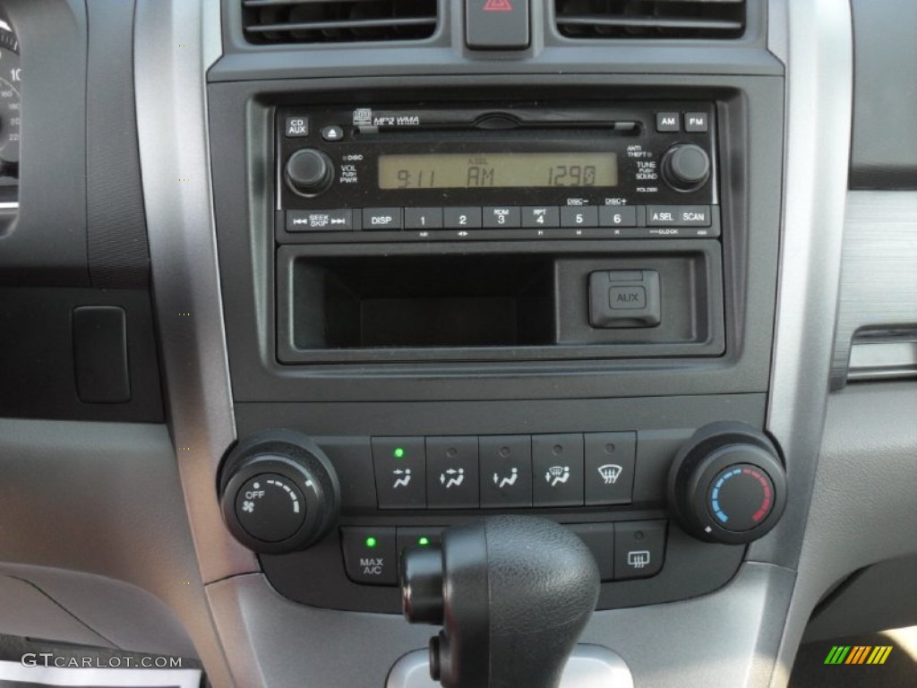 2009 Honda CR-V LX Controls Photo #52543791