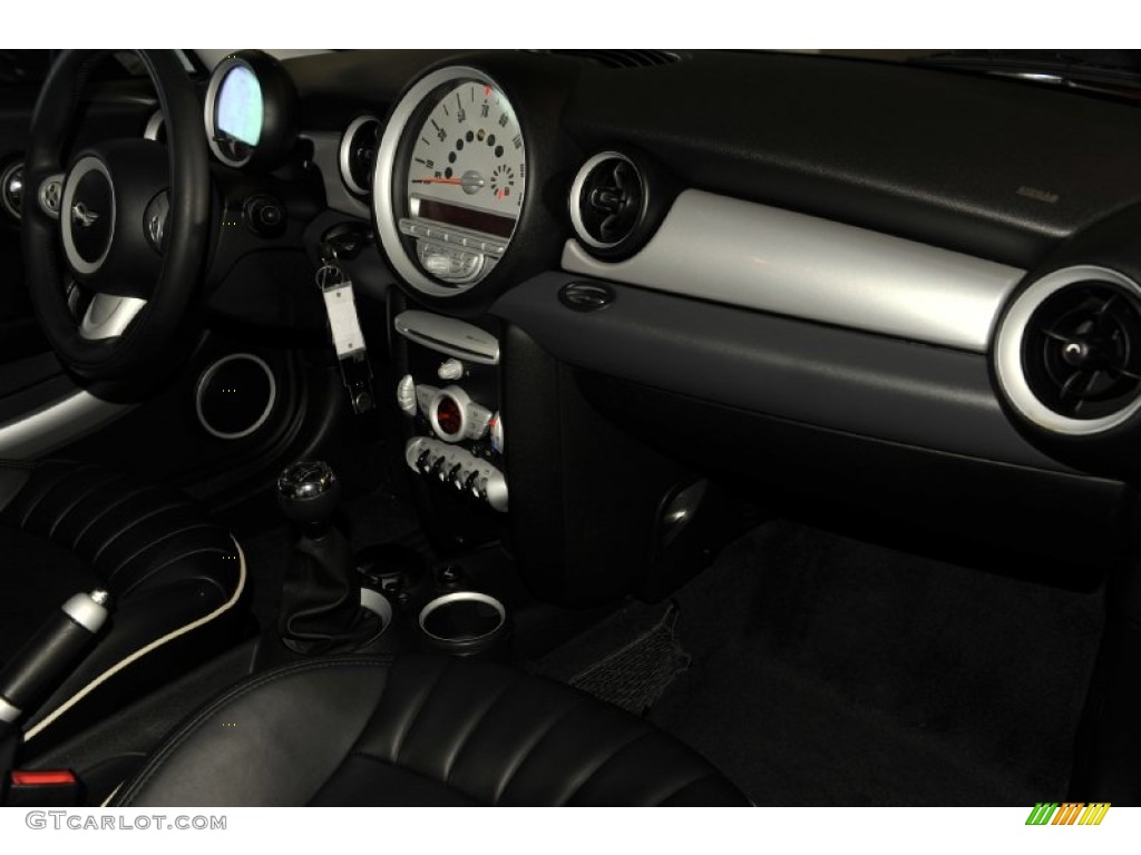 2007 Cooper S Hardtop - Chili Red / Lounge Carbon Black photo #32