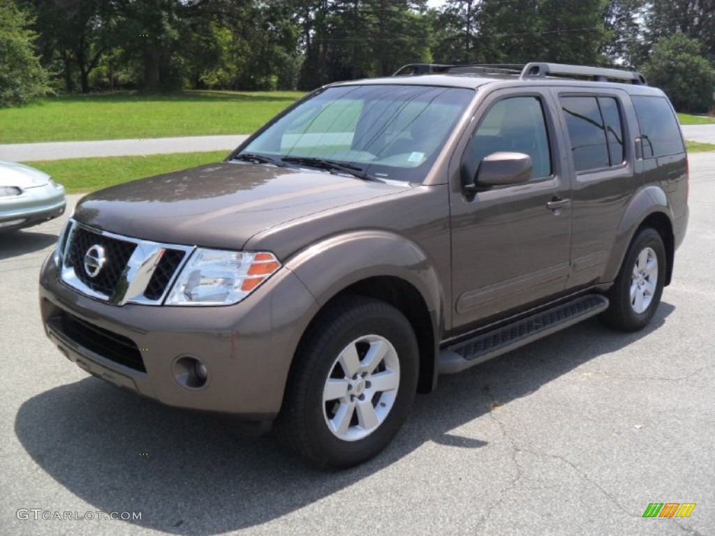 Mocha Nissan Pathfinder