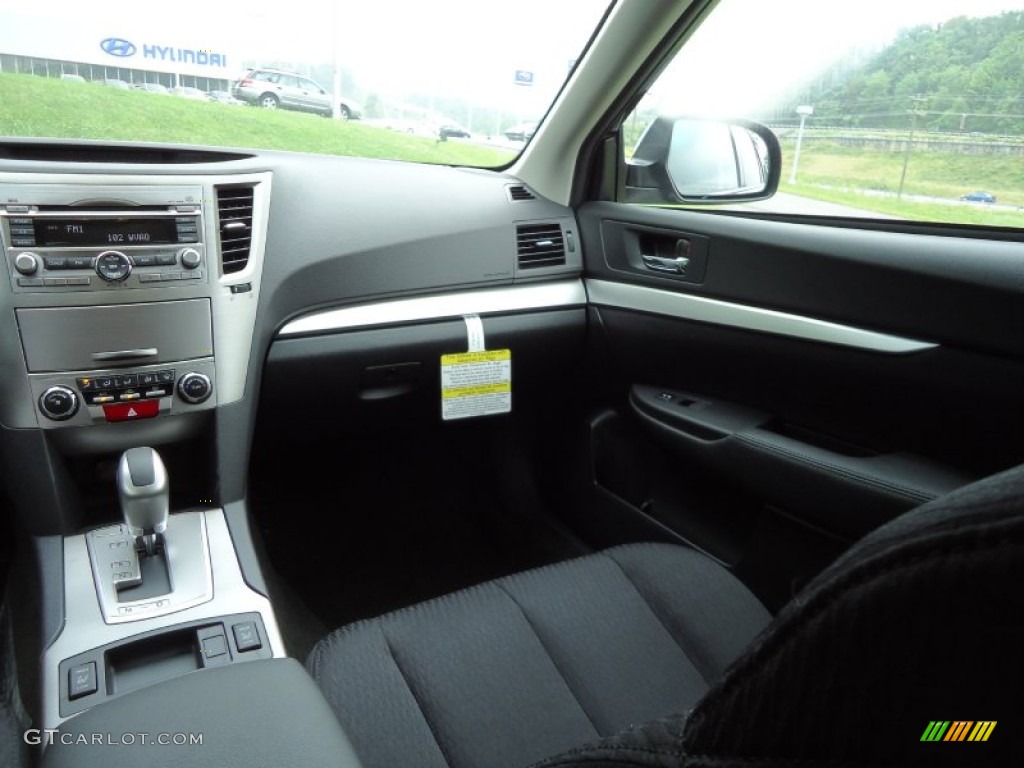 2011 Outback 2.5i Wagon - Graphite Gray Metallic / Off Black photo #13