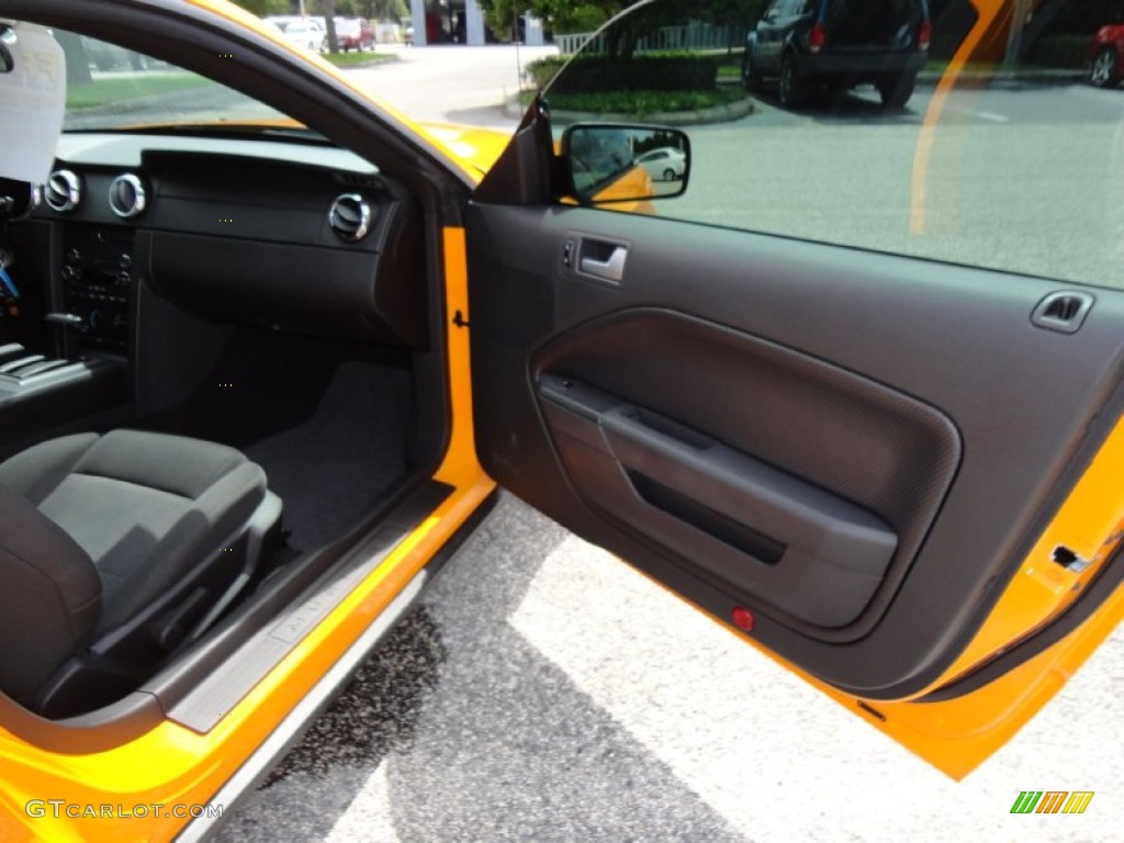2009 Mustang V6 Coupe - Grabber Orange / Dark Charcoal photo #11