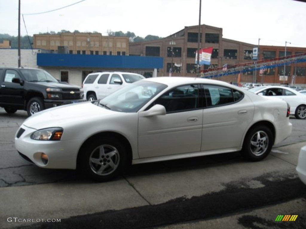 2004 Grand Prix GT Sedan - Summit White / Dark Pewter photo #5