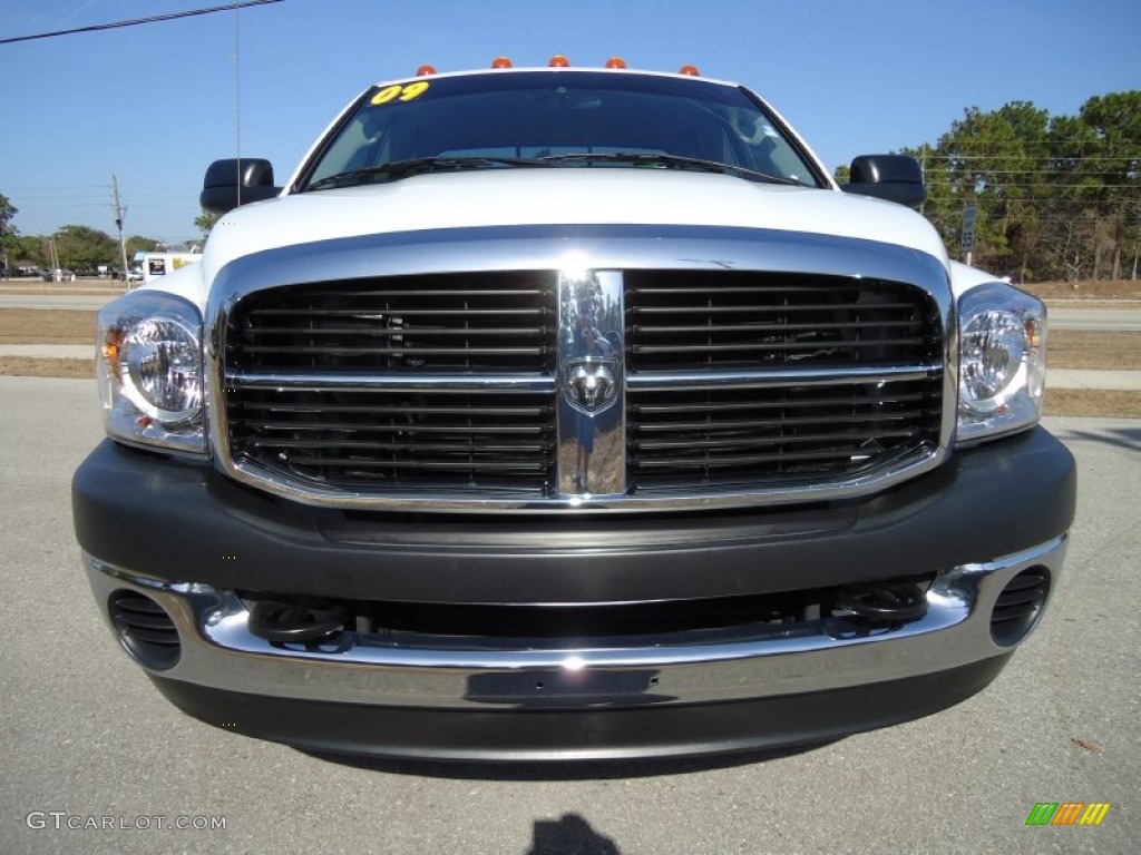 Bright White 2009 Dodge Ram 3500 SLT Quad Cab 4x4 Dually Exterior Photo #52553921