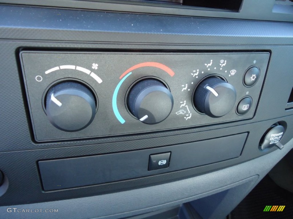2009 Dodge Ram 3500 SLT Quad Cab 4x4 Dually Controls Photo #52554098
