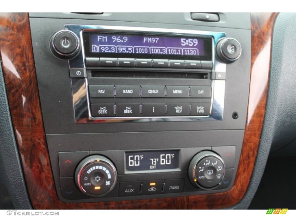 2006 Cadillac DTS Limousine Controls Photo #52554479