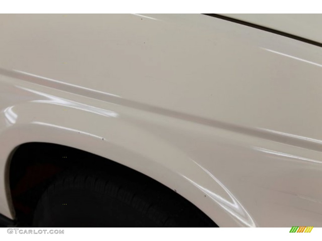 1998 Discovery LE - Chawton White / Bahama Beige photo #29