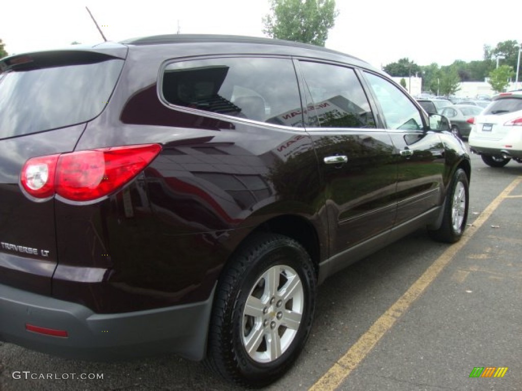 2010 Traverse LT AWD - Dark Cherry Metallic / Dark Gray/Light Gray photo #7