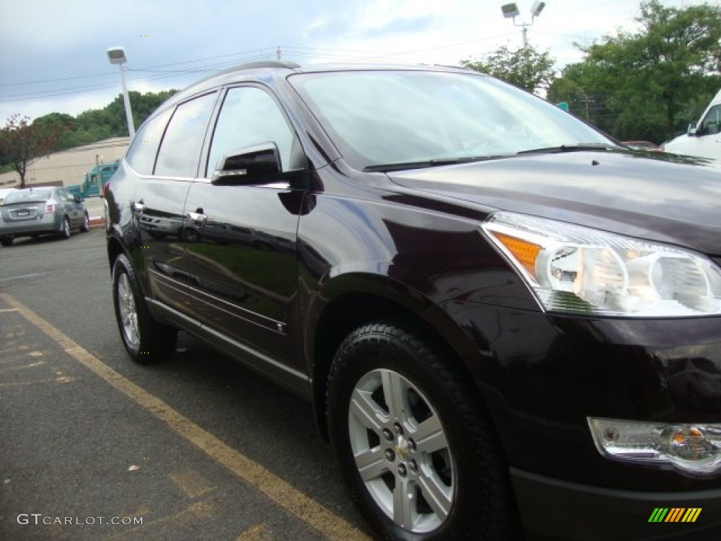 2010 Traverse LT AWD - Dark Cherry Metallic / Dark Gray/Light Gray photo #9