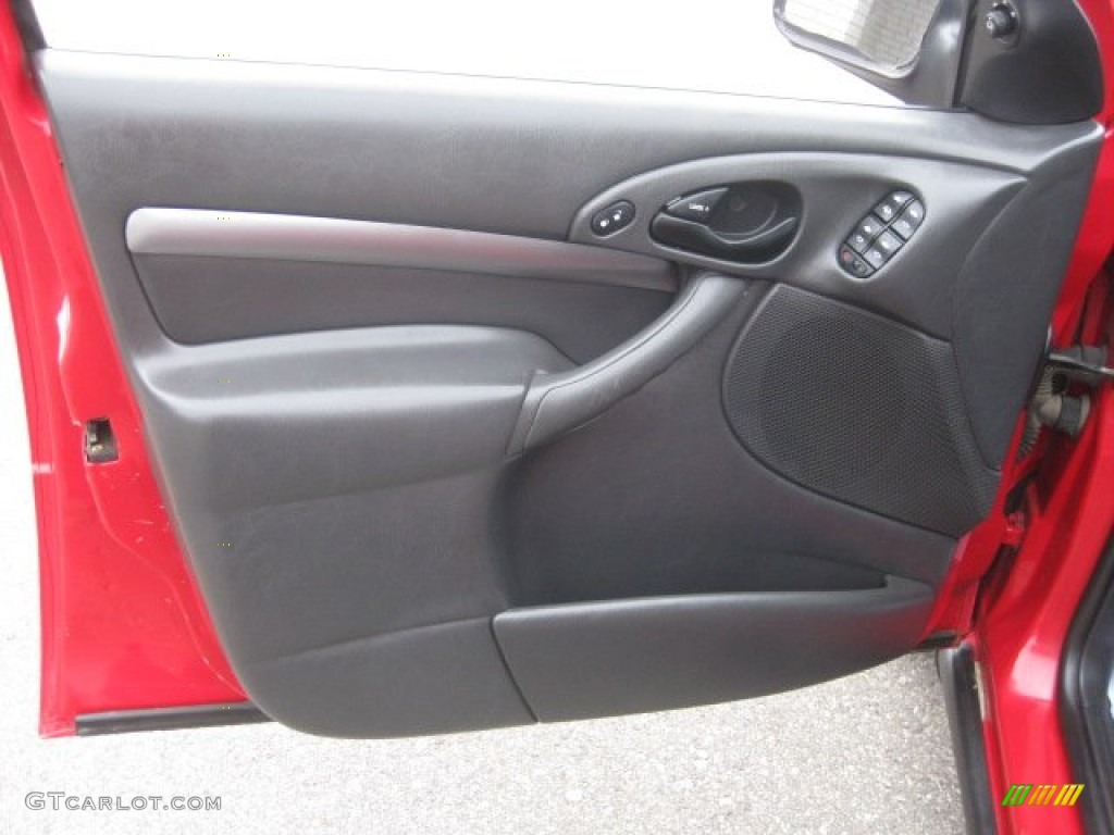 2001 Ford Focus SE Sedan Dark Charcoal Black Door Panel Photo #52563320