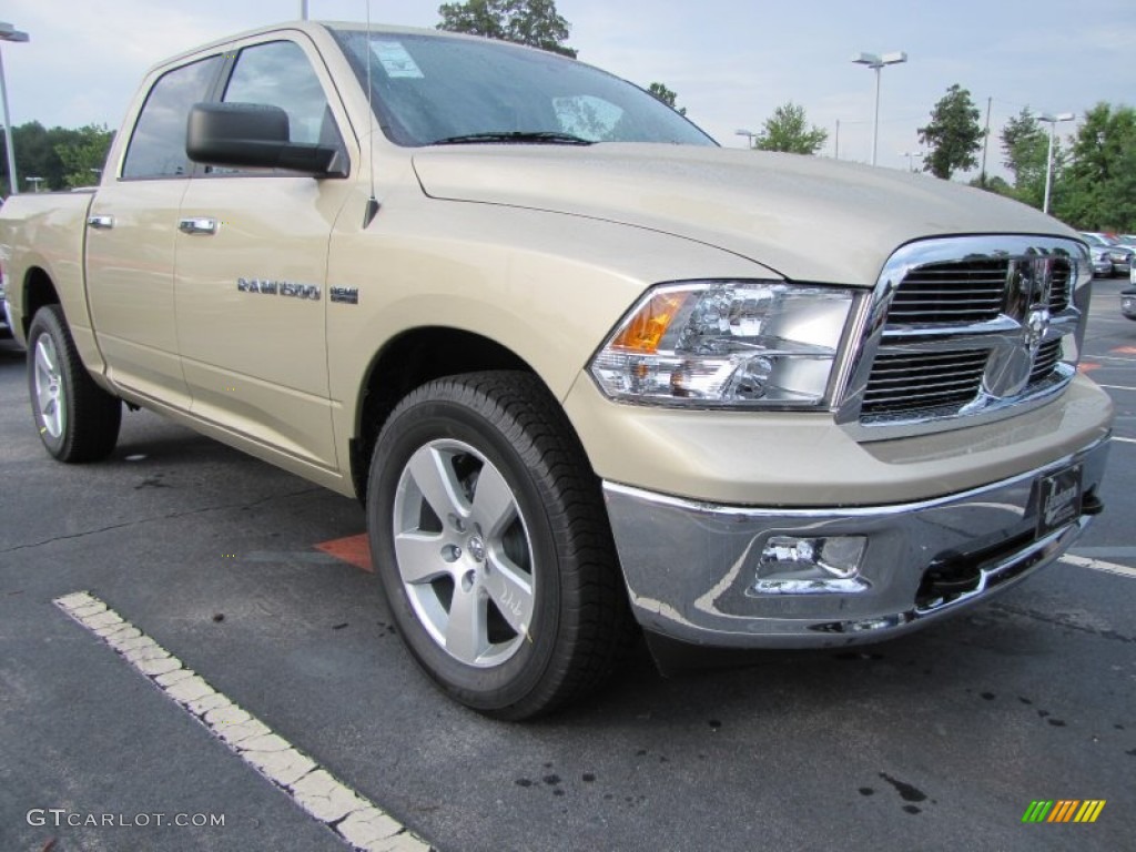 2011 Ram 1500 Big Horn Crew Cab 4x4 - White Gold / Dark Slate Gray/Medium Graystone photo #4