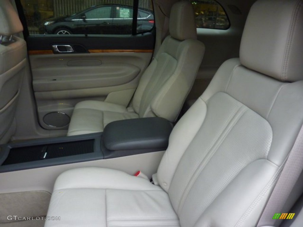 Light Stone Interior 2010 Lincoln MKT AWD Photo #52566506