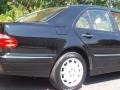 Black - E 320 4Matic Sedan Photo No. 32