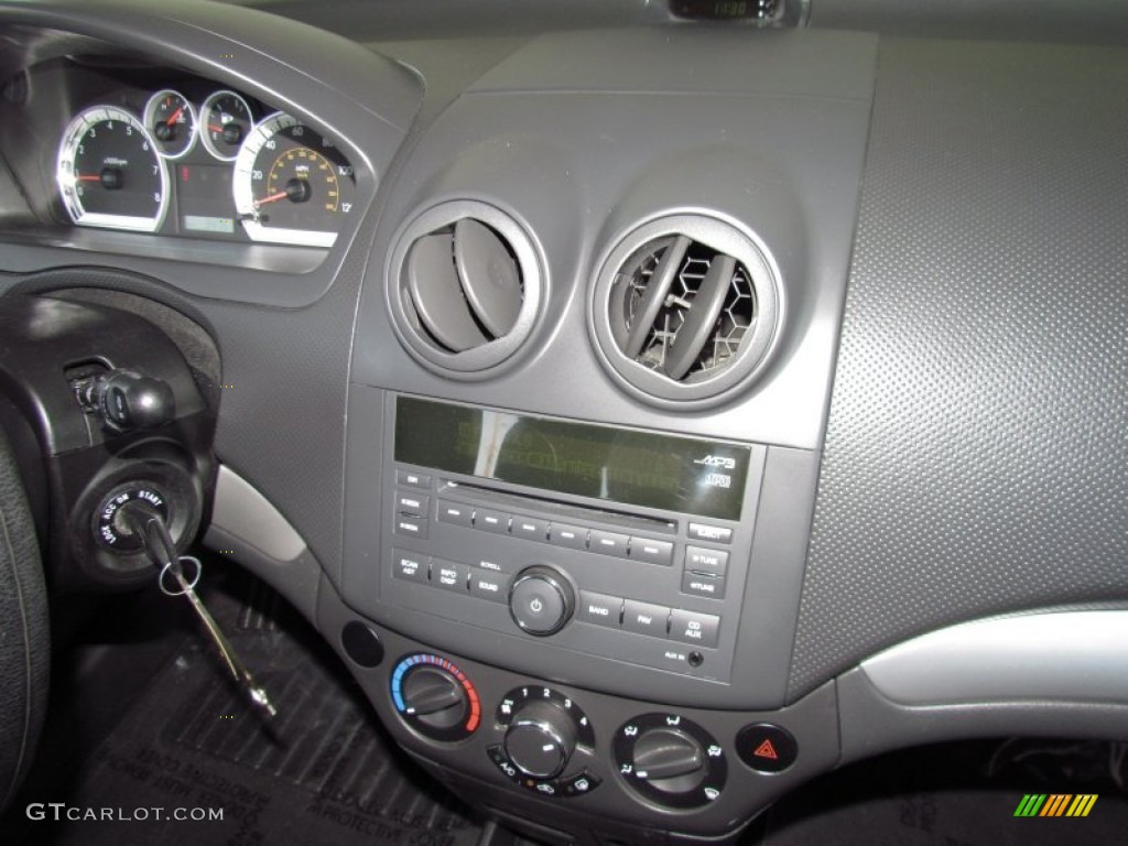 2010 Aveo LT Sedan - Cosmic Silver / Charcoal photo #16