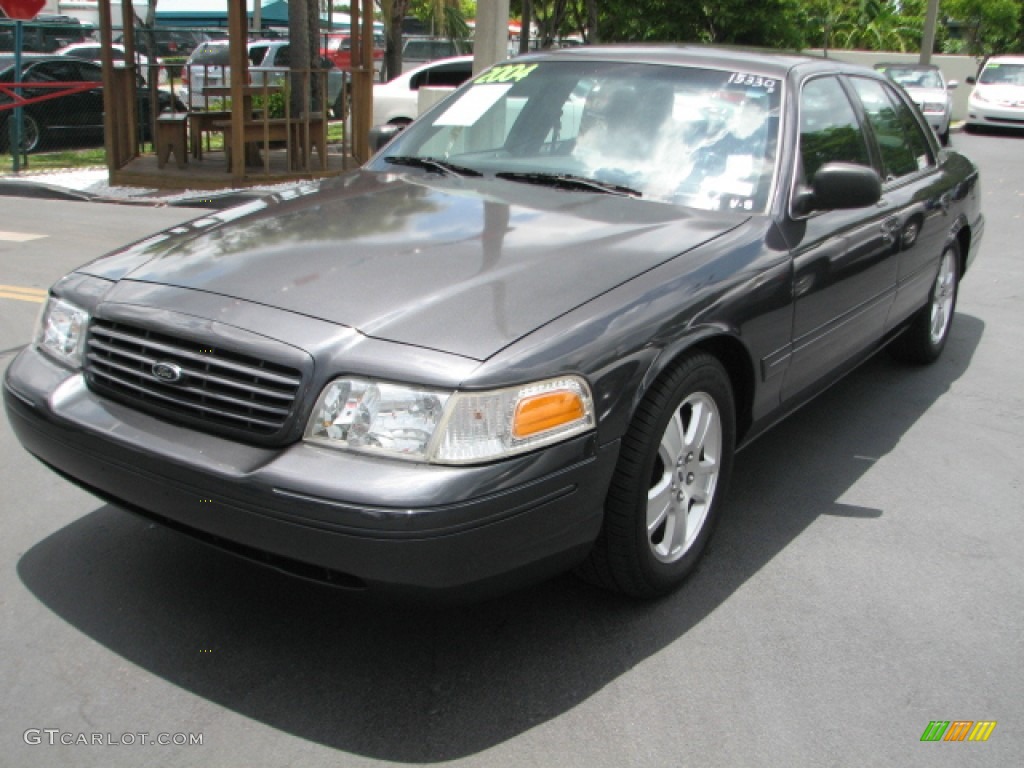Midnight Grey Metallic 2004 Ford Crown Victoria LX Exterior Photo #52575062