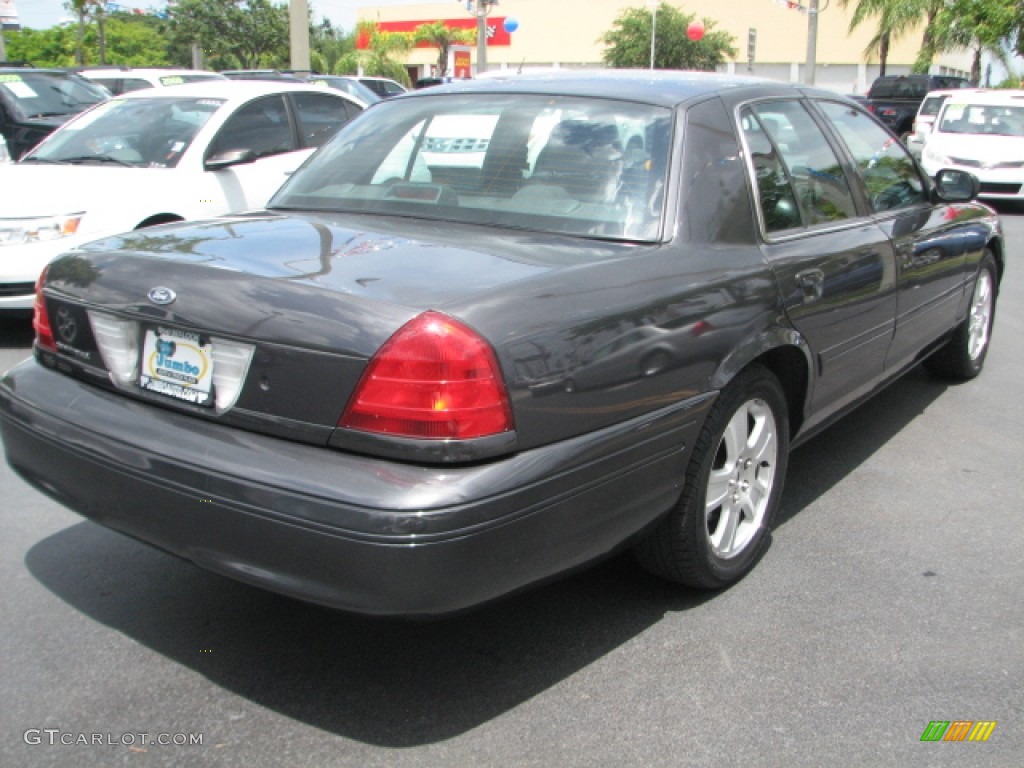 2004 Crown Victoria LX - Midnight Grey Metallic / Dark Charcoal photo #9