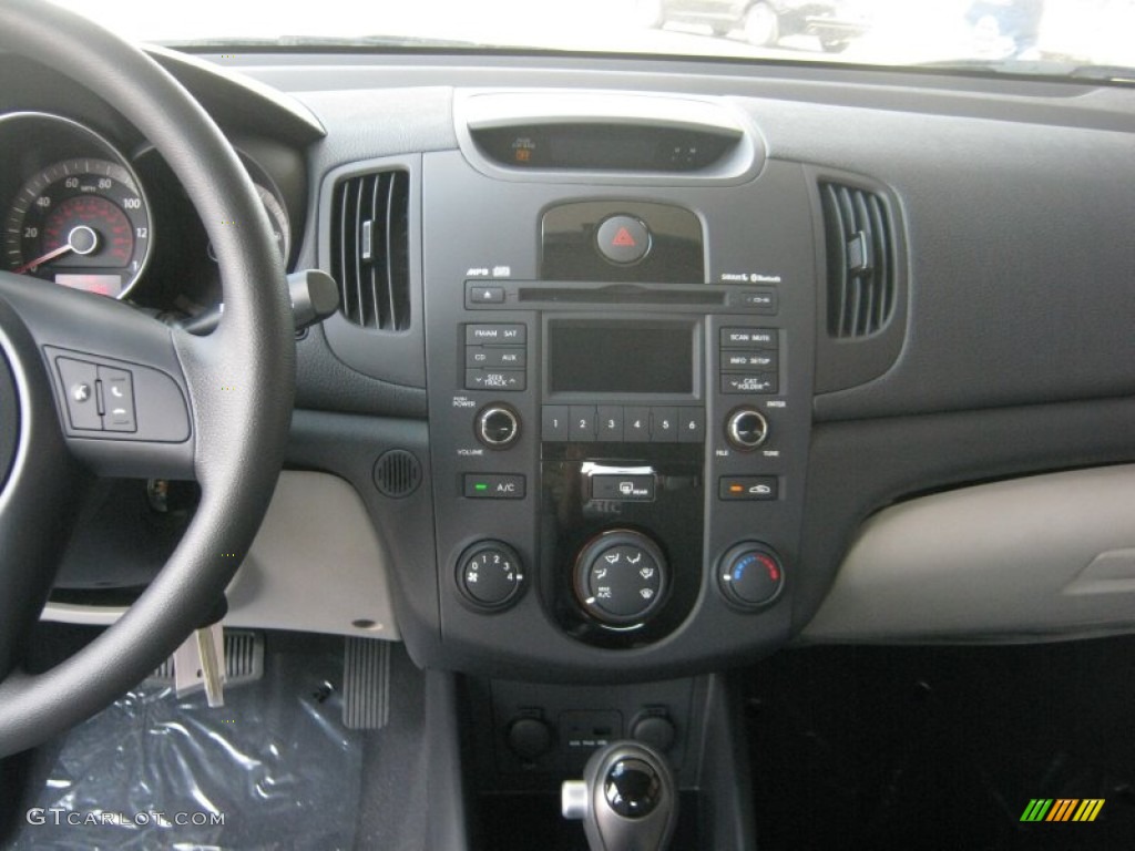 2012 Kia Forte LX Controls Photo #52575170