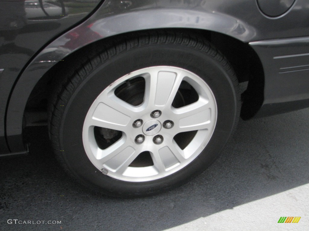 2004 Ford Crown Victoria LX Wheel Photo #52575284