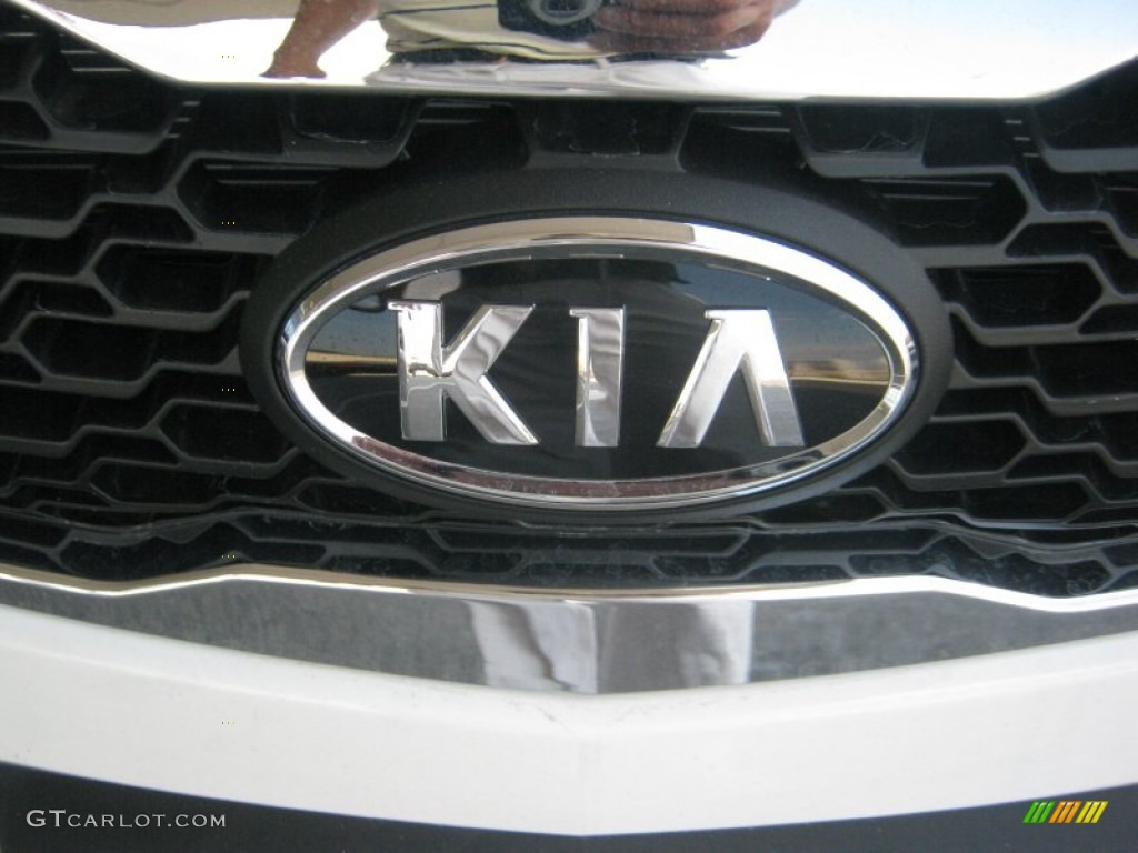 2012 Kia Forte LX Marks and Logos Photos