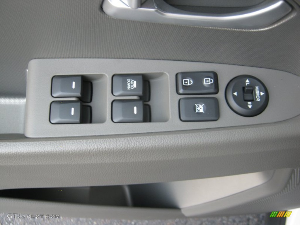2012 Kia Sportage LX Controls Photo #52575623