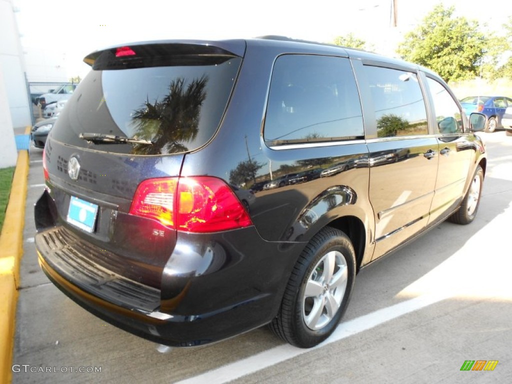 2011 Routan SE - Tanzanite Blue Metallic / Aero Gray photo #7