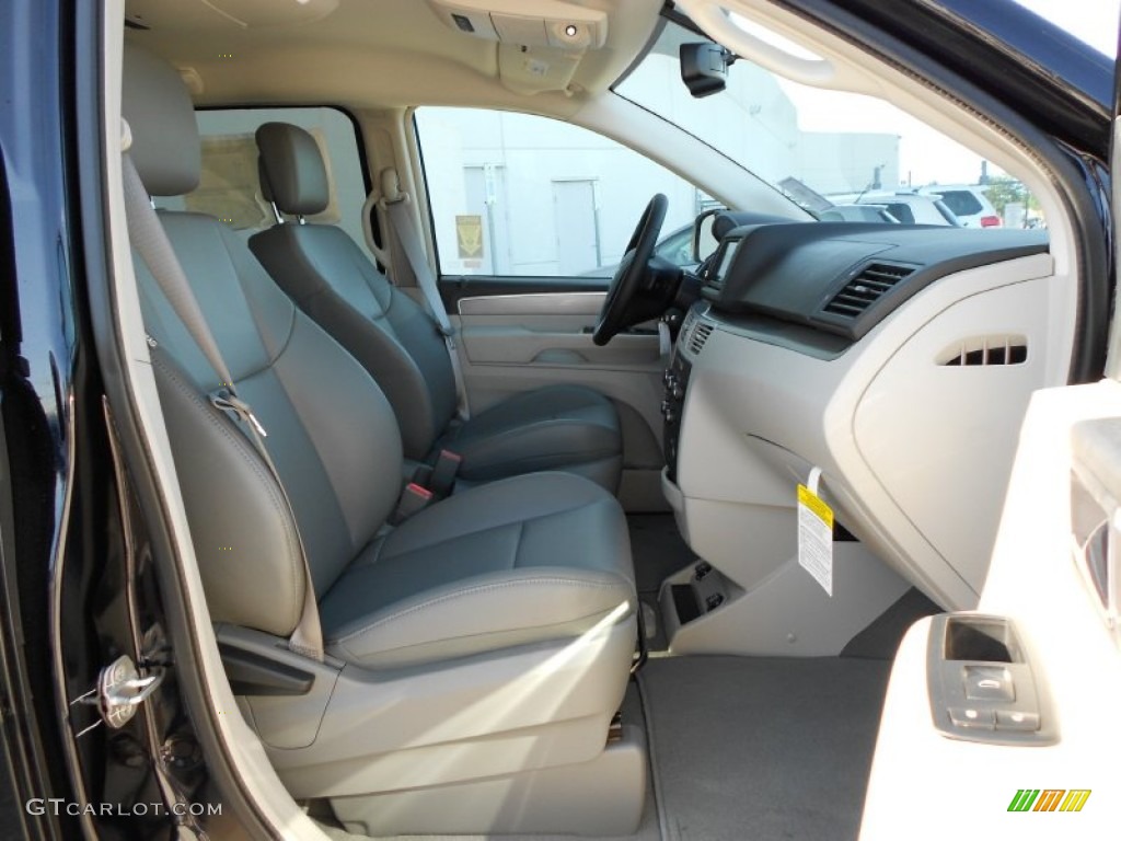 2011 Routan SE - Tanzanite Blue Metallic / Aero Gray photo #13