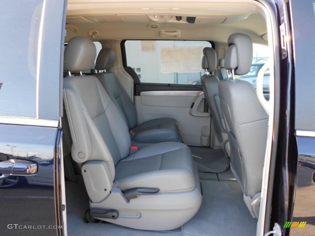 2011 Routan SE - Tanzanite Blue Metallic / Aero Gray photo #14